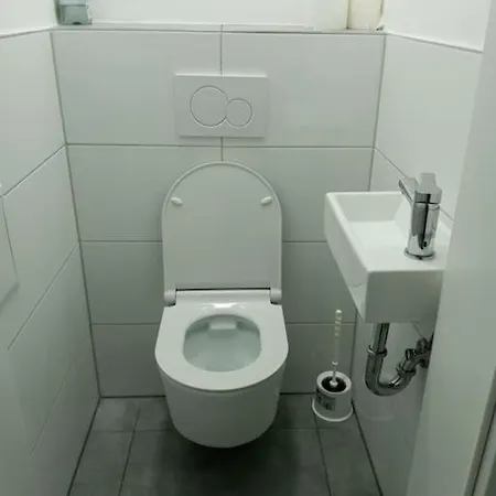Celine Zimmer In Zentrum Apartamento